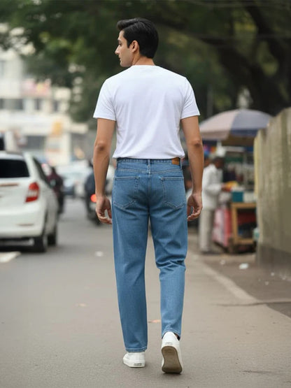 Men’s Light Blue Comfort-Fit Jeans – Premium Denim
